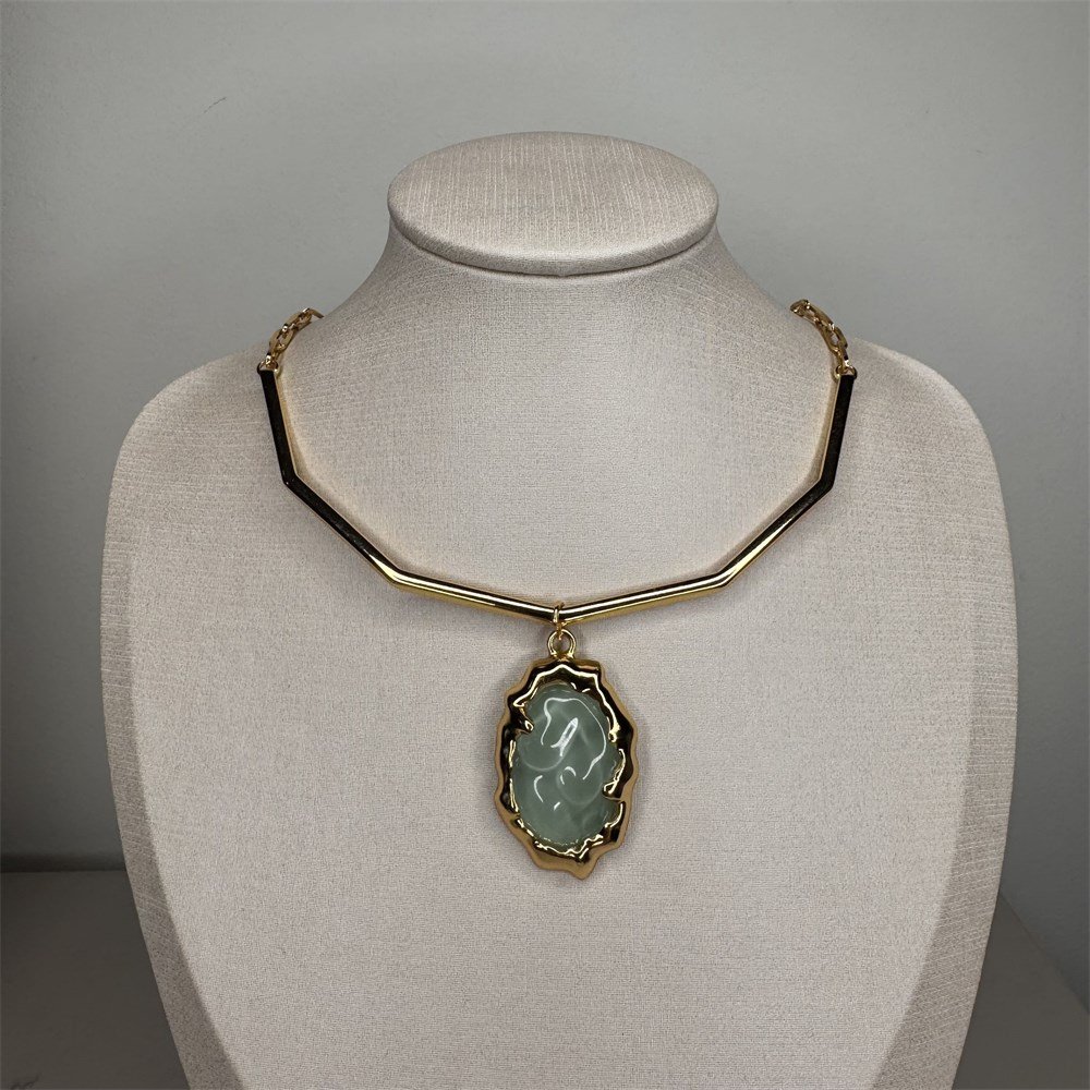 Colar Aro Medalha Orgânica Verde