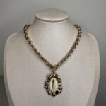 Colar Medalha Orgânica Búzio Dourado-1513971901